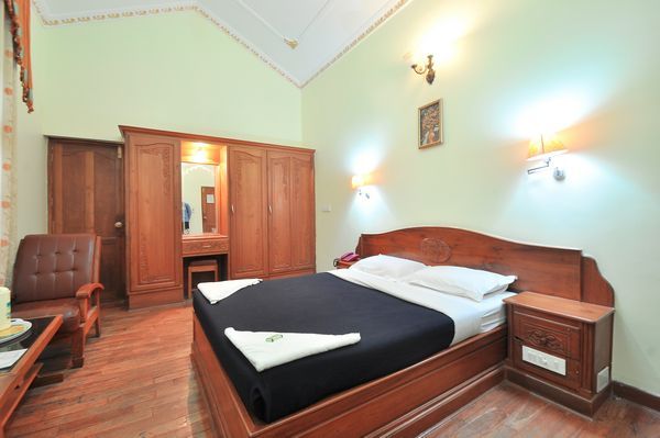 Hotel Wood Palace